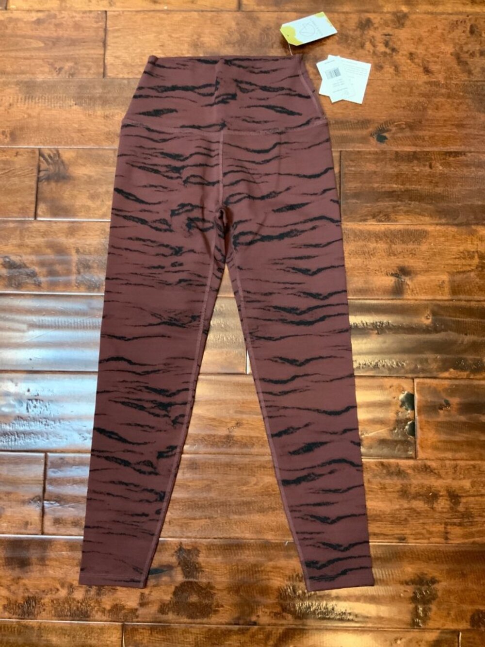 Beyond Yoga Rosewood Tiger Striped High Waisted Midi Legging NWT $99, Size S